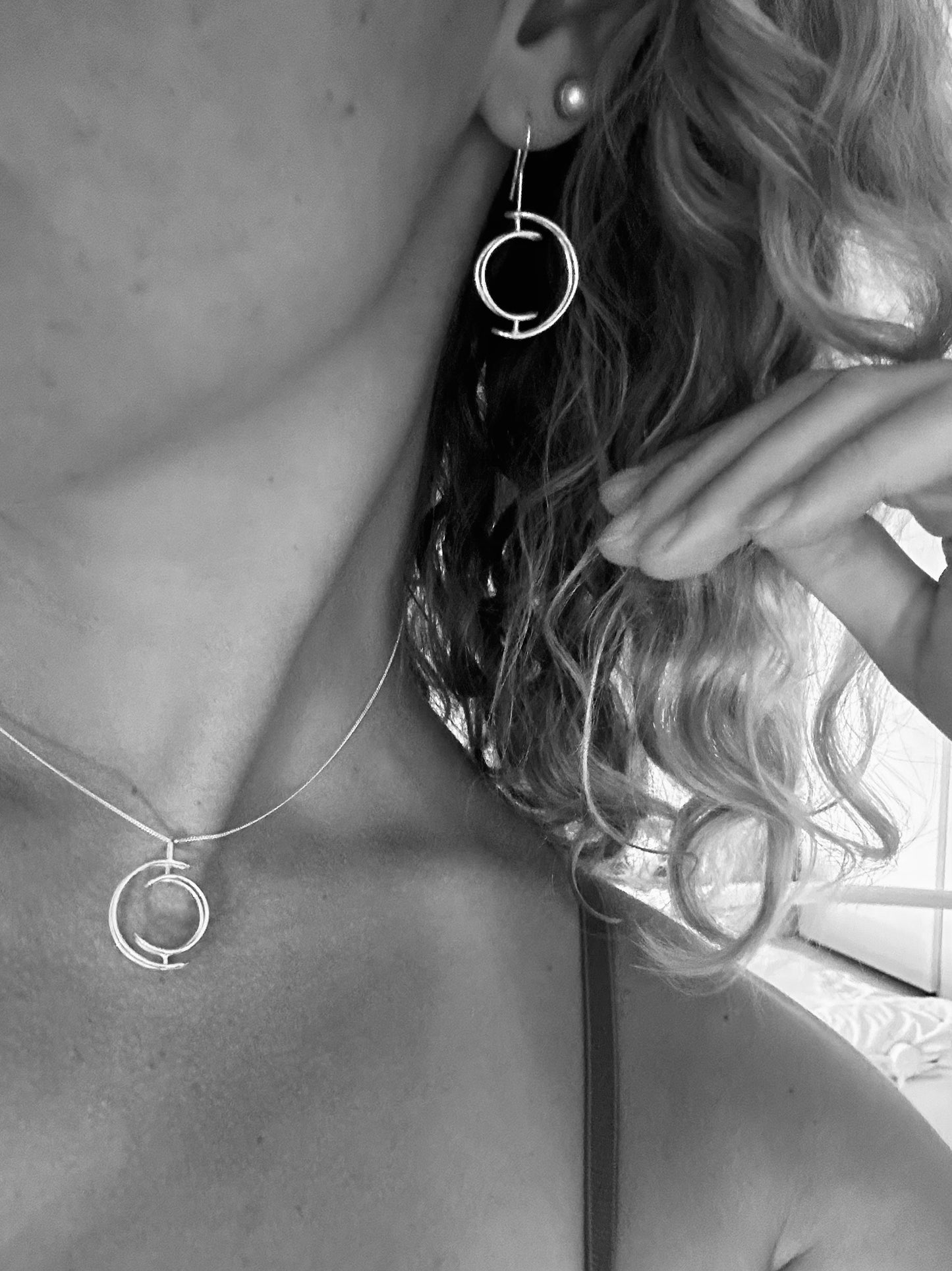 Orb Necklace Silver